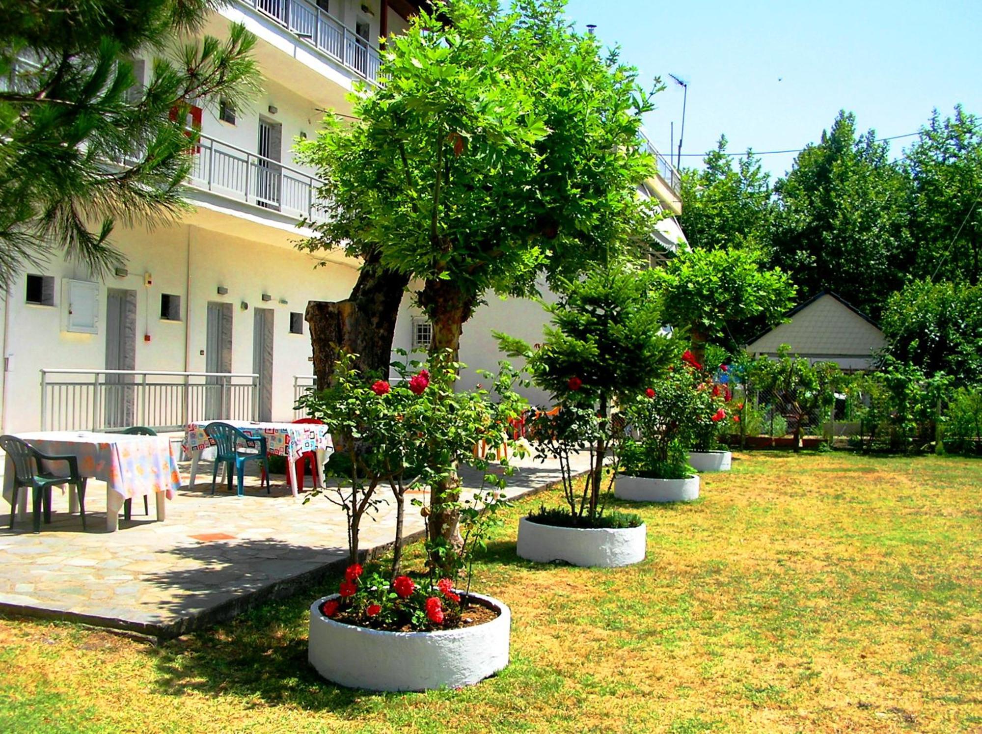 Apartments Ziogas Paralía Skotínis エクステリア 写真